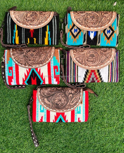 Bolso de mano de cuero con herramientas aztecas hecho a mano, elegante manta de sillín para mujer, carteras de cuero, bolso de mano de cuero con herramientas de alta calidad - Product Image 3