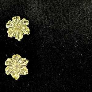 Flor de Cuarzo Limón Natural Tallada a Mano, Mini Amuleto de Flor de 12 mm - Product Image 4