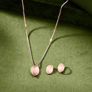 Conjunto de Joyería Nupcial Chapado en Oro Rosa con Ópalo, Perlas de Circonio y Detalles de Diamantes para Regalo de Boda - Product Image 1