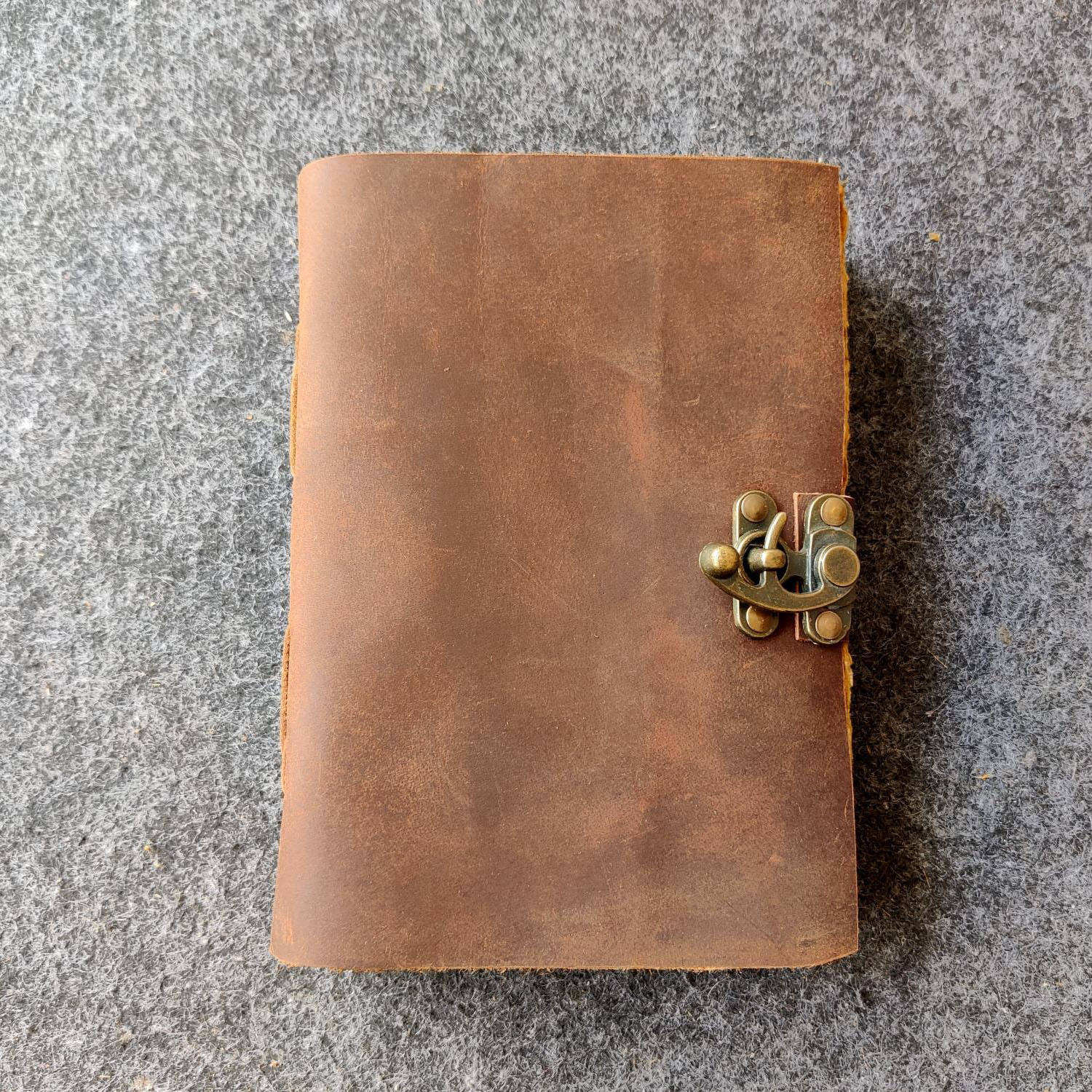 สีน้ำตาล