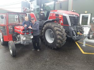 รถแทรกเตอร์มือสองขับเคลื่อน 4 ล้อ Massey Ferguson MF375/MF290 เครื่องยนต์ Cummins 120 แรงม้า สำหรับงานเกษตร - Product Image 2