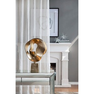 Impresionante pieza decorativa de metal dorado, adorno de mesa de moda perfecto para salas de estar contemporáneas con estilo - Product Image 5