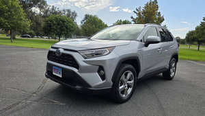 Voiture d'occasion de qualité à prix abordable, Toyota RAV4 Hybride XLE Premium 2021, conduite à gauche - Product Image 3