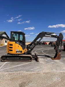 XE40 Mini pelle avec télécommande Capacité de 4 tonnes Eaton Cylindre hydraulique Pompe à moteur Boîte de vitesses-Composants de base inclus - Product Image 3