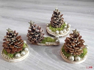 Mini árbol de Navidad hecho de conos de pino estilo rústico Natural piña pequeña decoración de árbol de Navidad para mesa escritorio hogar regalo de vacaciones - Product Image 3