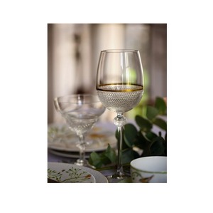 La forme élégante d'un verre à vin en verre rehausse naturellement le flux aromatique et apporte une touche de sophistication à la restauration quotidienne. - Product Image 4
