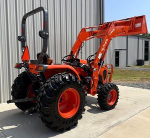 Tractor de granja Kubota L2502HST con cargador de conexión rápida y cubo 66hrs 4WD 25HP motor diésel 540 PTO 3 puntos de enganche, envío gratis - Product Image 2