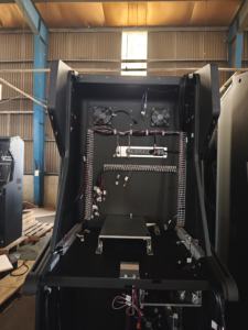 Gabinete de Control Electrónico Personalizado para Integración de Servidor o Quiosco, Precableado con Ventilación, Marca y Modelo Personalizados - Product Image 4