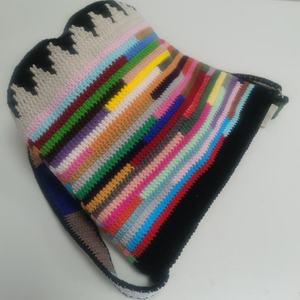 Sac à bandoulière/croisé en coton fait main au crochet, style bohème, deux sangles, motif multicolore, design portable pour femme - Product Image 6