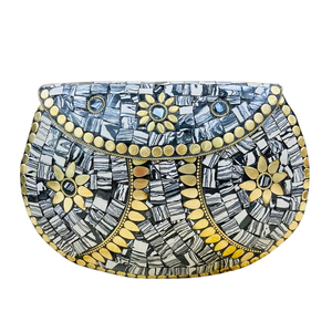 กระเป๋าคลัทช์โลหะทำด้วยมือลายโมเสกสำหรับงานเฉลิมฉลองและกิจกรรมพิเศษของผู้หญิงจากช่างฝีมือชาวอินเดีย - Product Image 1