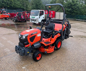 รถตัดหญ้าแบบนั่งขับ Kubota G261 HD High-Dump สีส้ม รถตัดหญ้าแบบนั่งขับขนาดกะทัดรัด เครื่องตัดหญ้า G231 รถแทรกเตอร์อเนกประสงค์สำหรับฟาร์มและสวนผลไม้ - Product Image 1