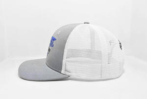 Gorra deportiva de malla blanca con logotipo bordado 2D personalizado, uso diario clásico y enérgico para adultos, hábilmente elaborada en Vietnam - Product Image 3