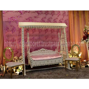 Columpio de escenario blanco de boda elegante para novia Jhula de madera duradera para escenario de matrimonio tendencia mejor calidad de exportación Haldi Swing USA - Product Image 1