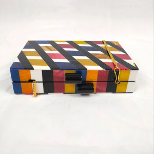 กระเป๋าคลัทช์เรซิ่นแฟชั่น กระเป๋าออกงานกลางคืนสำหรับสุภาพสตรี กระเป๋าสำหรับงานปาร์ตี้ งานแต่งงาน สไตล์นางฟ้า วาดด้วยมือ สีและขนาดสั่งทำได้ ปี 2025 - Product Image 1