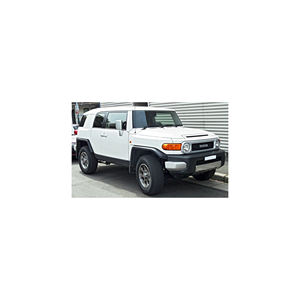 Toyota FJ Cruiser à vendre avec kit de levage de rechange, suspension tout-terrain personnalisée et pneus boue - Product Image 1