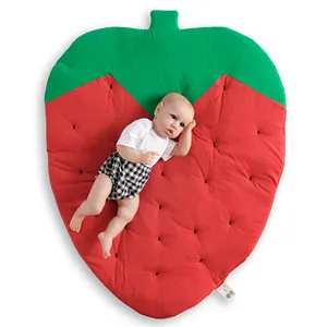 Strawberry Custom Knitted Baby Bed 100% Cotton Red Circular Knitting 76*100 Cm Baby Play Time Little Dedi Baby Sleeping Bed