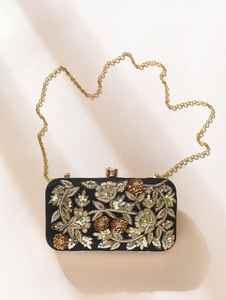 Pochette chic et luxueuse en métal pour femmes, conçue pour les soirées élégantes, sac à main élégant pour le soir avec bandoulière chaîne, tendance - Product Image 3