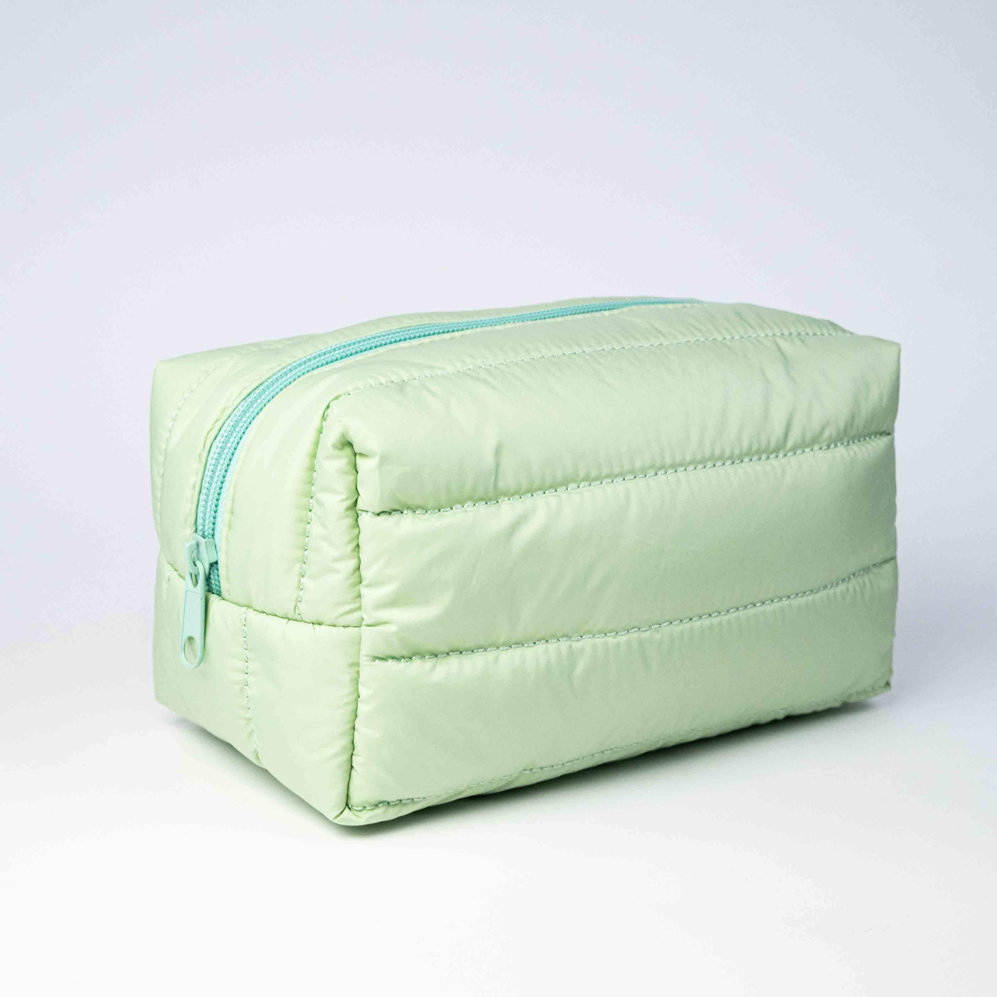 สีเขียวอ่อน