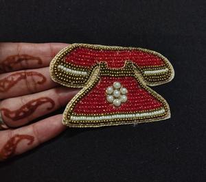 Broche tendance faite à la main avec des perles brodées pour femmes, perles de graines délicates pour mariage, pour enfants par glowin fashion - Product Image 3