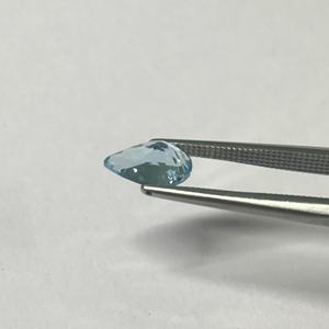 พลอยอะความารีนเบอร์รีลทรงลูกแพร์สีฟ้าธรรมชาติ ราคาขายส่ง มีใบรับรอง ขนาด 8x5 มม. น้ำหนัก 0.9 กะรัต ซานตา มาเรีย - Product Image 3