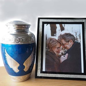 ดูเป็นนวัตกรรมสีขาวมุกพร้อมวงดนตรีสลักโกศฌาปนกิจสำหรับผู้ใหญ่ - Product Image 6