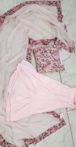 Diseñador exclusivo Heavy Georgette y Sequance Work Choki con estilo completo Trabajo Sarara Ropa étnica tradicional para mujeres - Product Image 2