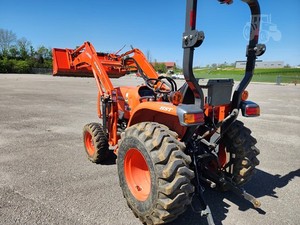 Tractor agrícola Kubota 2021 L3901 con motor diésel de alta productividad 4x4 con tracción en las 4 ruedas - Product Image 2