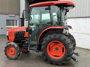 Kubota L2452 Cab d'occasion 2024, 474 heures, HST, à vendre à des prix abordables - Product Image 2