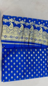 ส่าหรีผ้าไหมผ้าลาย Paisley ทำจากเส้นใยสีฟ้าออกแบบได้ตามต้องการผลิตจากเส้นขอบสีทองที่เหมาะสำหรับการขายต่อโดยร้านขายเสื้อผ้า - Product Image 3