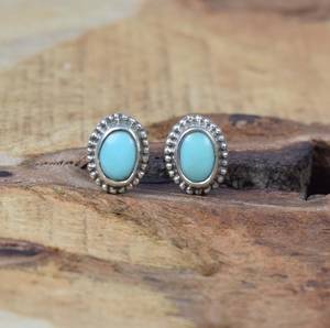 Boucles d'oreilles clous en turquoise Sleeping Beauty, ovales, en argent sterling, pierre de naissance de décembre, bijoux faits à la main - Product Image 3