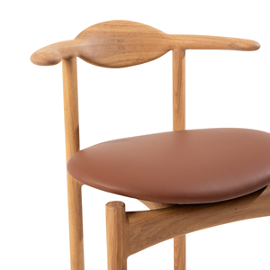 Chaise de salle à manger en bois massif avec dossier sculpté unique et siège rembourré en cuir PU pour café, restaurant, hôtel, usage commercial - Product Image 6