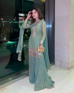 La fête était belle fantaisie lourde broderie et paillettes travail Top - Sharara avec Dupatta - Product Image 6