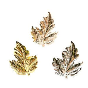 Ronds de serviette en métal de conception fabuleuse forme de feuille dessus de table manchette de serviette décorative de noël pour la fête grande qualité - Product Image 1