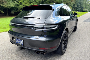 Asequible para Conducir - USADO, Volante a la Izquierda |   Porsche Macan GTSS 2021 con 2200 millas - Product Image 3