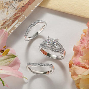 Juego de Anillos de Novia Jeulia Art Deco con Corte Princesa, 3 Piezas con Circonita - Product Image 4