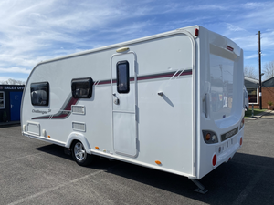 SWIFT CHALLENGERRS Mini caravane de voyage, camping-car 4 lits avec lits superposés latéraux, cuisine et salle de bain entièrement équipées, camping-car RV avec pack solaire - Product Image 4