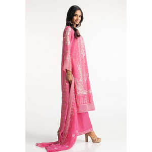 Traje de Chifón Rosa de 3 Piezas para Mujer, Bordado con Decoración de Botones - Product Image 1