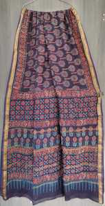 Bufandas y estolas estampadas a medida hechas a mano, hechas de 100% algodón, para uso en tiendas de accesorios de moda en color amarillo. - Product Image 3