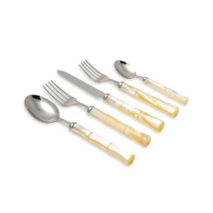 Ensemble de 5 couverts en acier miroir avec poignées blanches écologiques Couverts de luxe au design américain pour les repas Occasions spéciales - Product Image 6