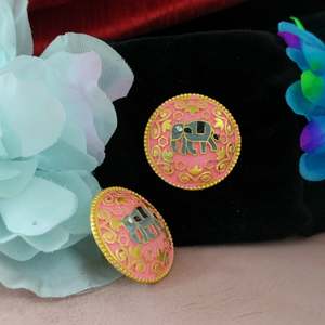 Boucles d'oreilles élégantes en émail ethnique Meenakari pour fête et mariage, bijoux indiens artisanaux élégants et légers pour toutes les occasions - Product Image 3