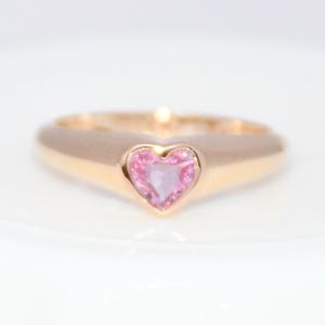 Anillo en forma de corazón de oro macizo de 14K y 18K con piedra natural, regalo de boda minimalista certificado por IGI para mujer, joyería fina hecha a mano - Product Image 4