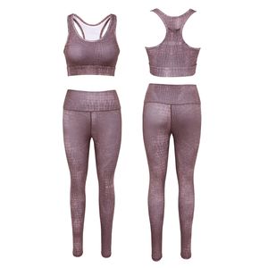 Ensemble de yoga pour femmes personnalisé de haute qualité, léger, avec impression de logo, respirant, écologique, design professionnel - Product Image 3
