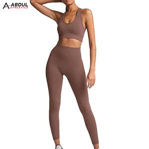 ชุดโยคะประสิทธิภาพสูงสำหรับการฝึกซ้อมและฟิตเนส ผลิตจากผ้าระบายอากาศดี ดีไซน์ยืดหยุ่นเพื่อการเคลื่อนไหวที่ง่ายดายและสวมใส่สบาย - Product Image 1