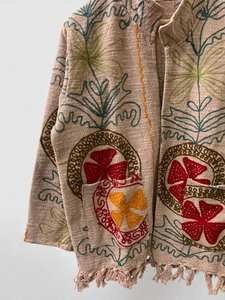 Chaqueta Bohemia popular con flecos bordados Suzani transpirable teñida ecológica con diseño elegante - Product Image 2