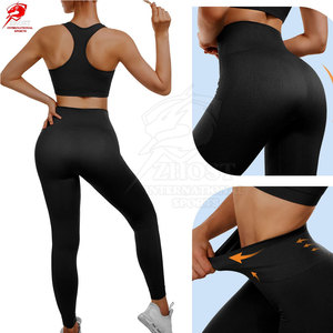 Ensemble de yoga tendance pour femmes, design élégant, respirant et confortable, comprenant un soutien-gorge de sport et un legging. - Product Image 5