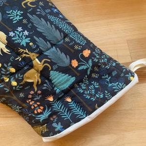 Pavo real y ciervo y guepardos impreso Color azul oscuro bonito guante de horno 100% algodón marca Premium cocina hornear sostenible - Product Image 2