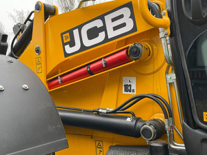 รถตัก3CX JCB อเนกประสงค์และ4CX รถแบ็คโฮมาพร้อมกับเครื่องยนต์ ecomax ระหว่างกันระดับ4