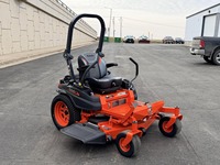 Tondeuse autoportée Kubota Z452KWI-54 de qualité industrielle pour la tonte des pentes en fermes et vergers – Qualité supérieure