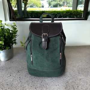 Mochila clásica de cuero de grano completo con correas ajustables para negocios - Product Image 1