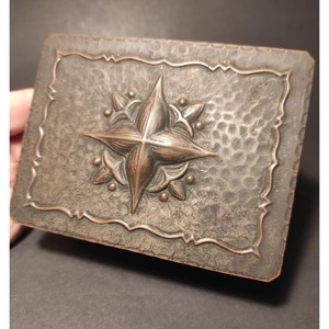 Classic Heritage Jewelry Box Metal Gold Acabado Premium Storage Case para anillos Pendientes Collares Pulseras y reliquias - Product Image 1